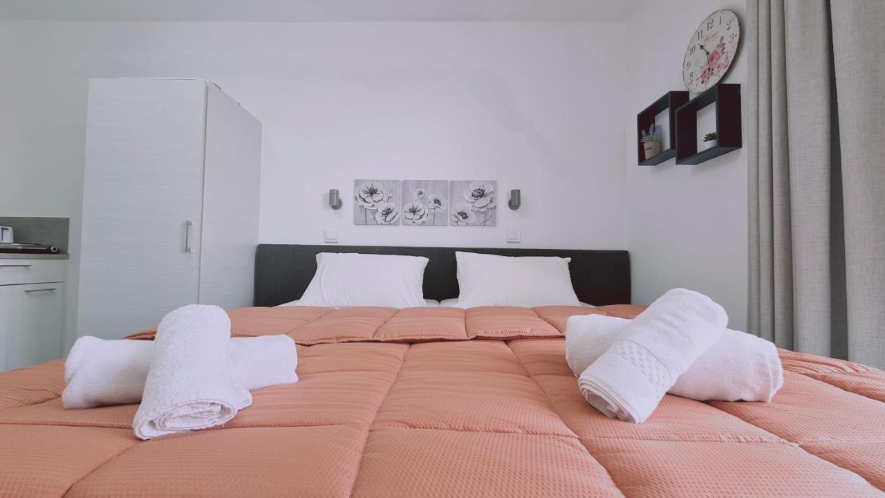 Stay Napa Living Studios Ayia Napa Exterior foto